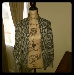 Black/Cream cocoon sweater;small